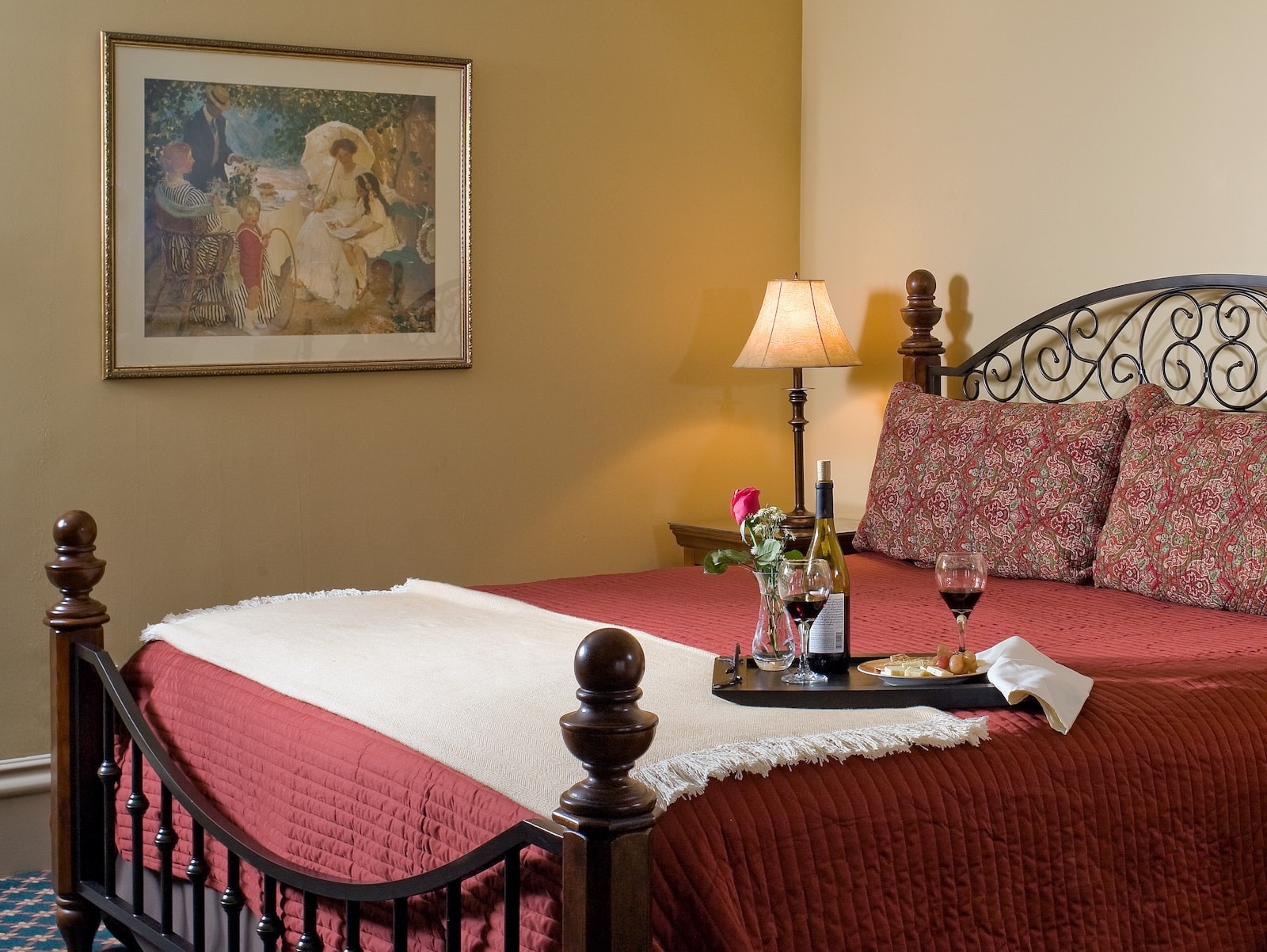 The best restaurants in kalamazoo, mi 3 While enjoying the best kalamazoo restaurants, relax and unwind in this beautiful guest room at our boutique hotel in kalamazoo